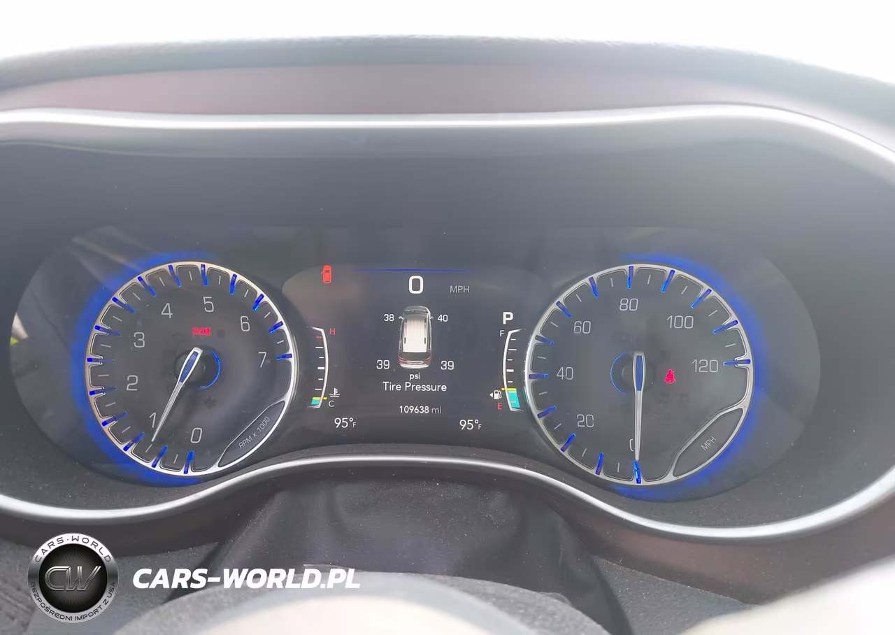 2018 Chrysler Pacifica Limited VIN:2C4RC1GG4JR186480 - 7
