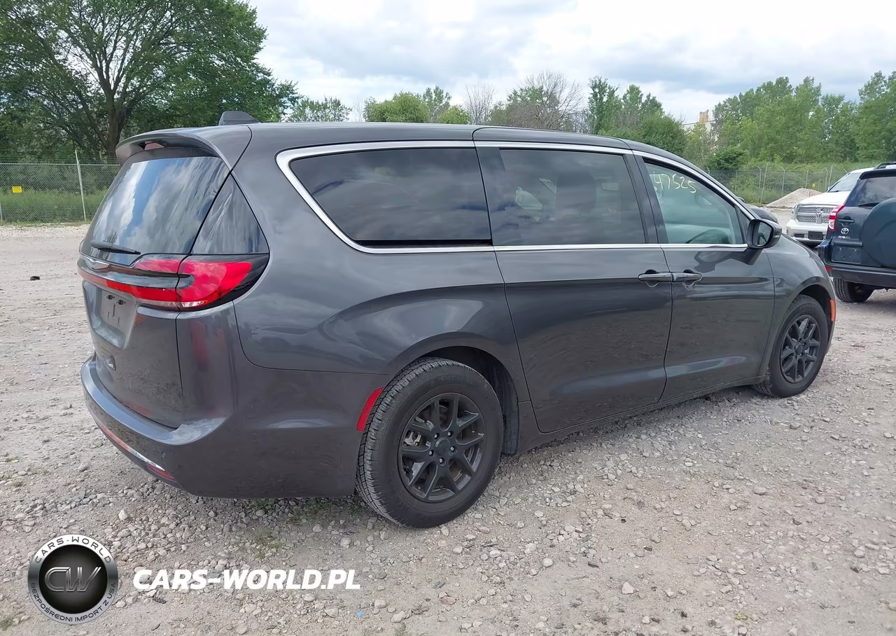 2023 Chrysler Pacifica Touring L VIN:2C4RC1BG1PR521047 - 4