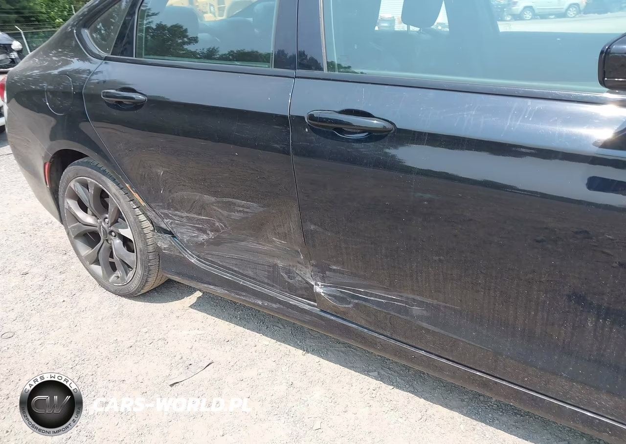 2015 Chrysler 200 S VIN:1C3CCCBB2FN546898 - 6