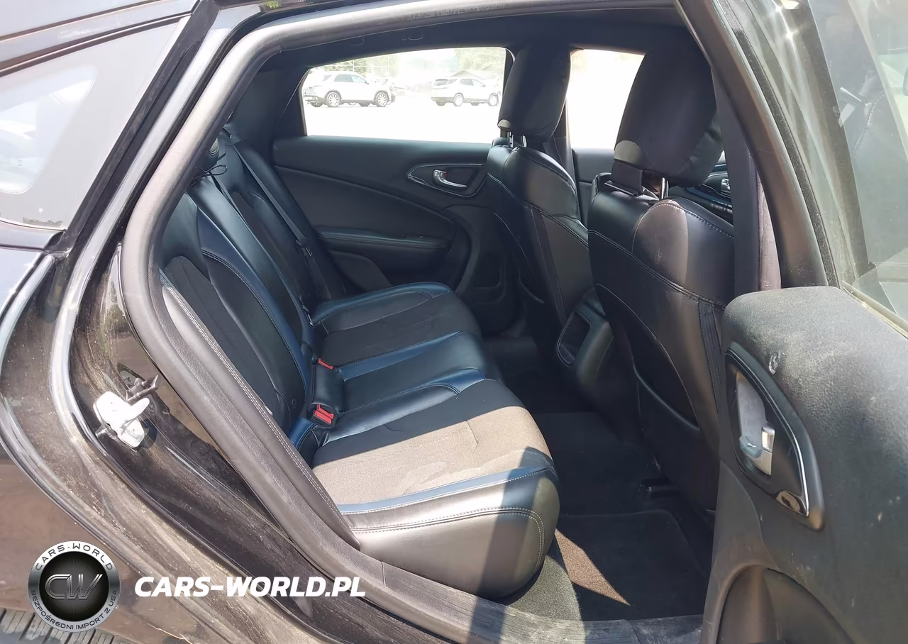 2015 Chrysler 200 S VIN:1C3CCCBB2FN546898 - 8