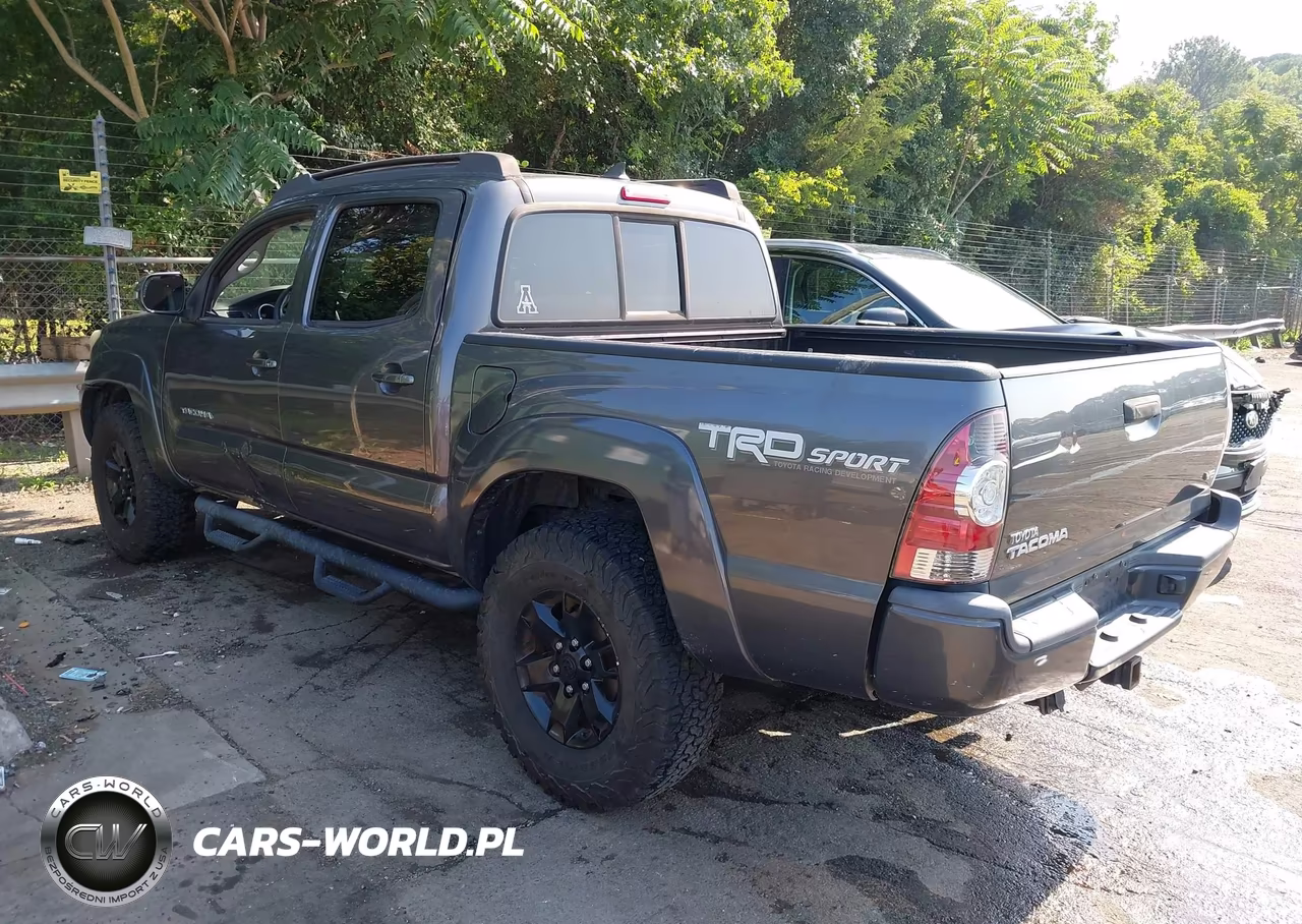 2014 Toyota Tacoma Base V6 VIN:5TFLU4EN0EX093677 - 3