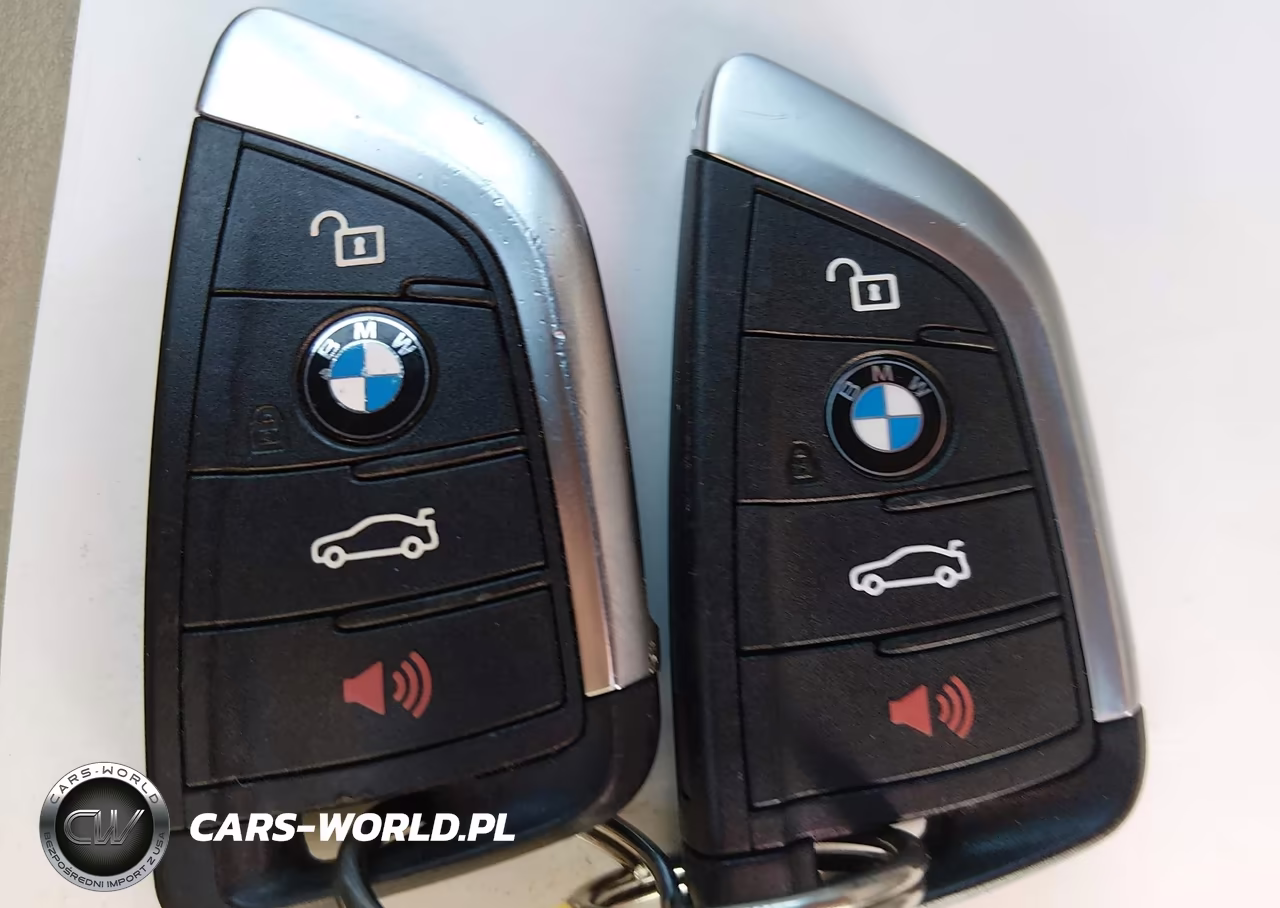 2018 BMW X1 xDrive28I VIN:WBXHT3C36J5L34705 - 11