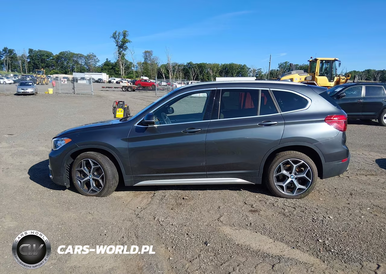 2018 BMW X1 xDrive28I VIN:WBXHT3C36J5L34705 - 15