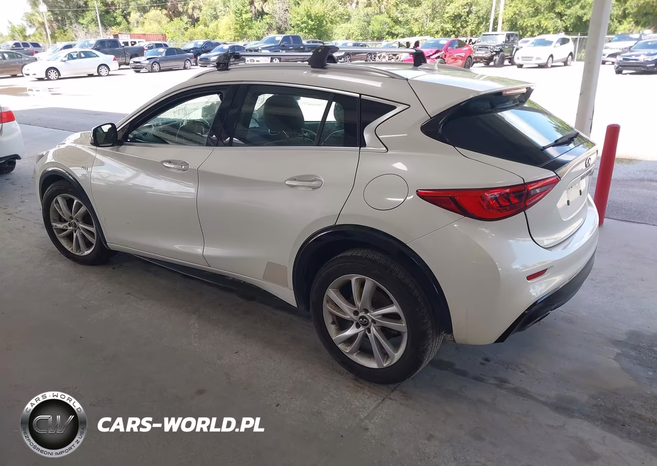 2017 Infiniti Qx30 Premium VIN:SJKCH5CP3HA028745 - 3