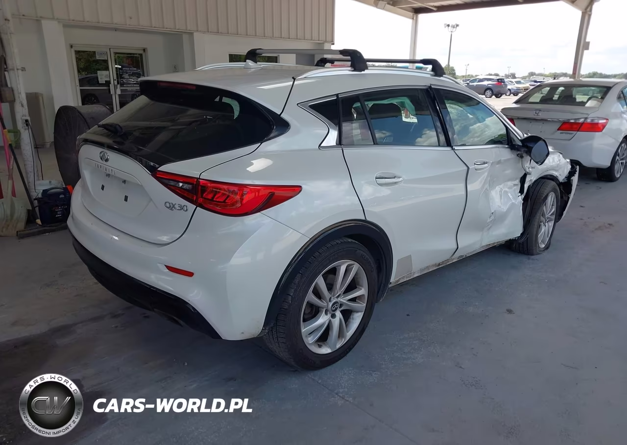 2017 Infiniti Qx30 Premium VIN:SJKCH5CP3HA028745 - 4