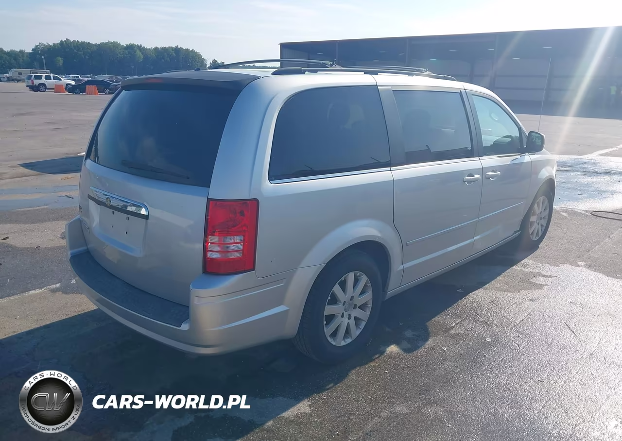 2008 Chrysler Town & Country Touring VIN:2A8HR54P88R648788 - 4