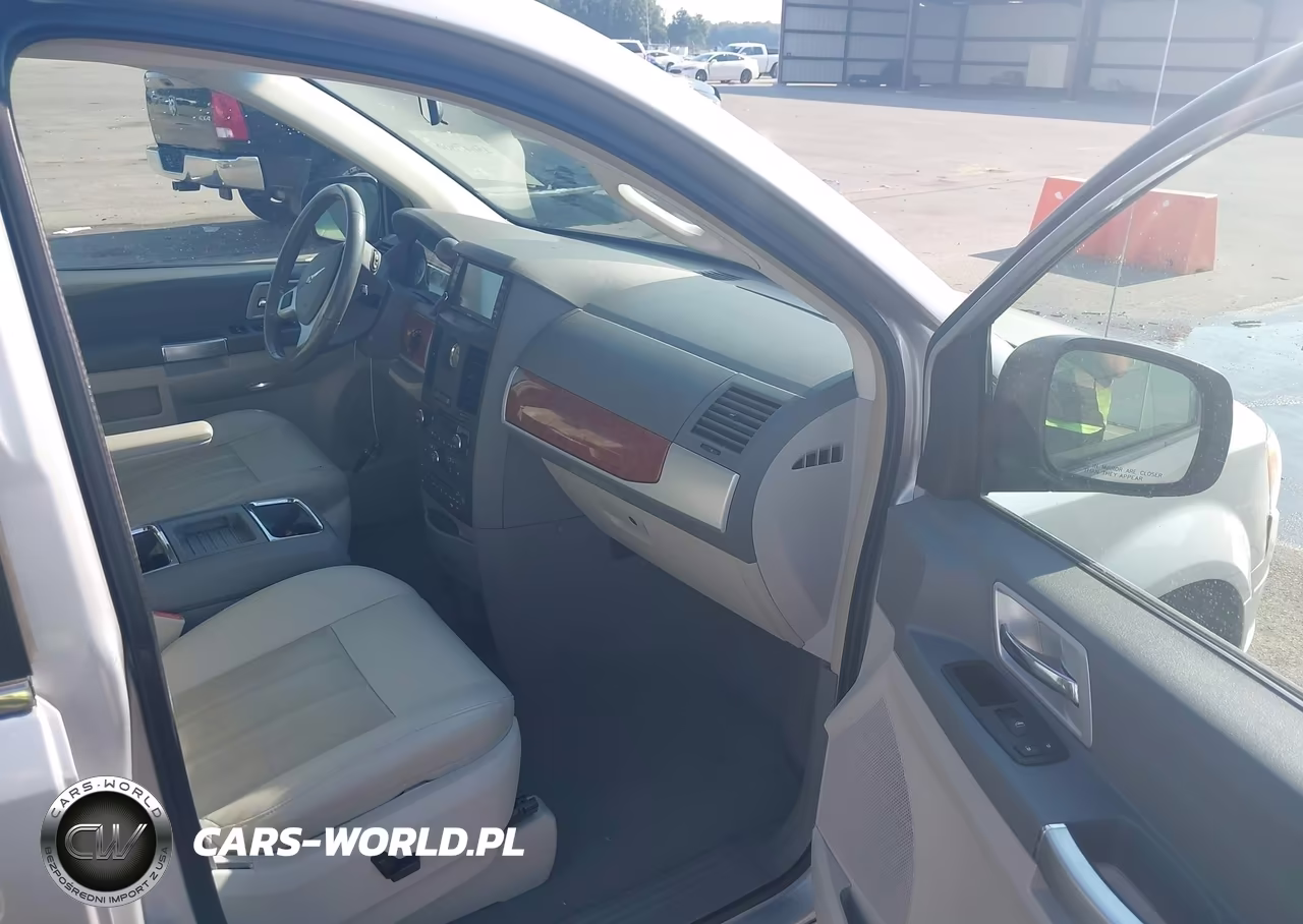 2008 Chrysler Town & Country Touring VIN:2A8HR54P88R648788 - 5
