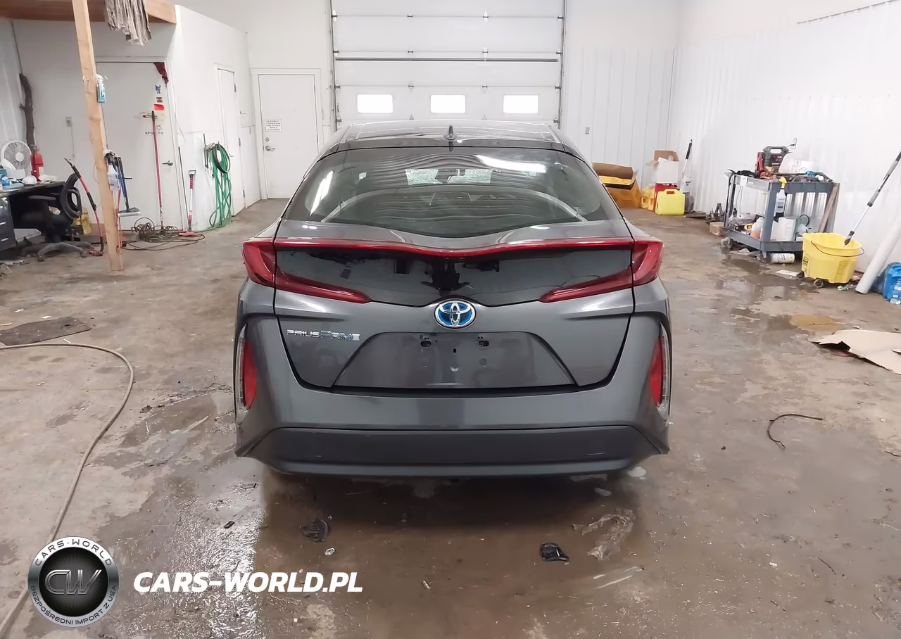 2018 Toyota Prius Prime Plus VIN:JTDKARFP0J3088580 - 16