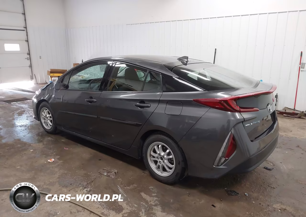 2018 Toyota Prius Prime Plus VIN:JTDKARFP0J3088580 - 3