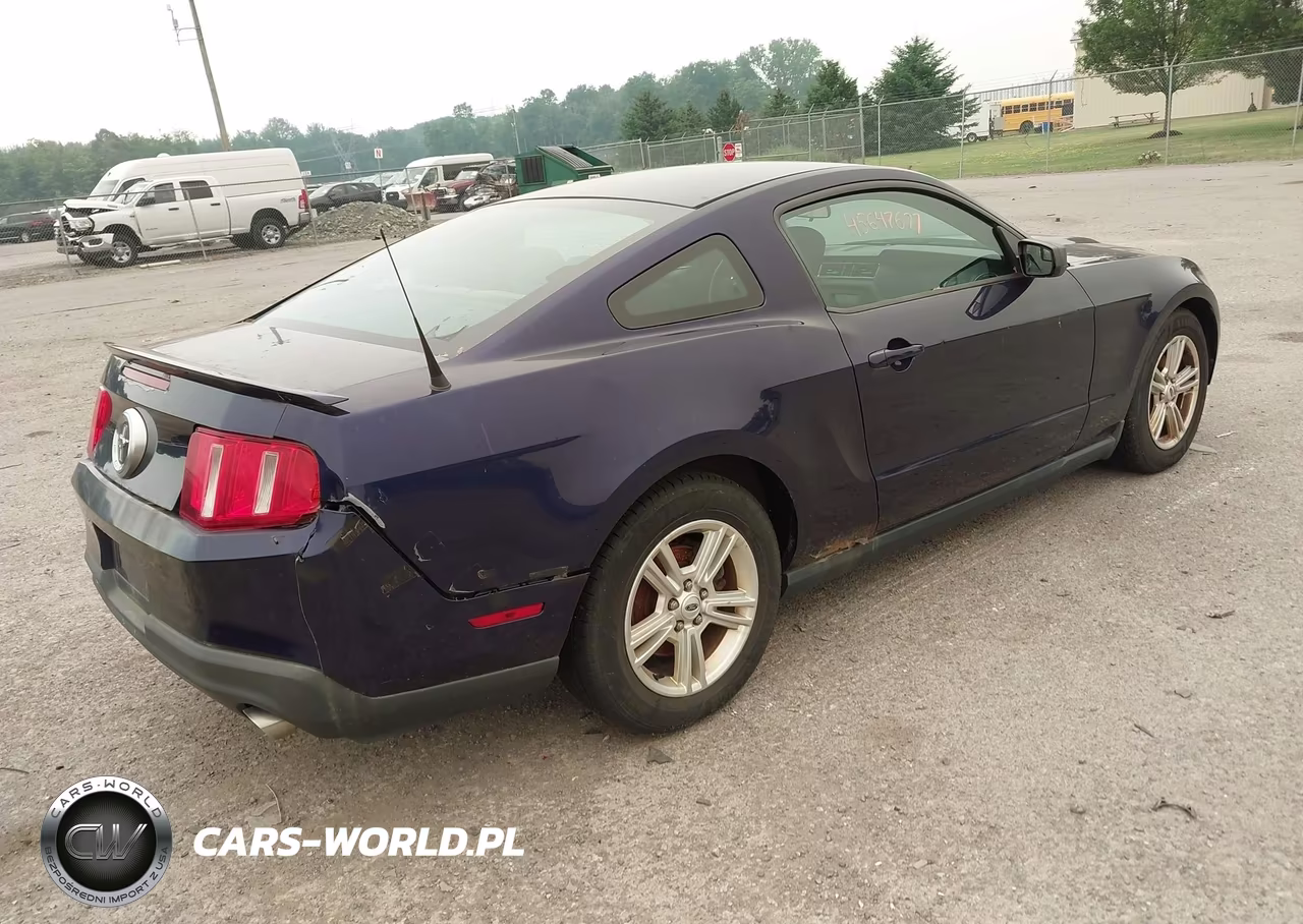 2011 Ford Mustang V6 VIN:1ZVBP8AM6B5157216 - 4