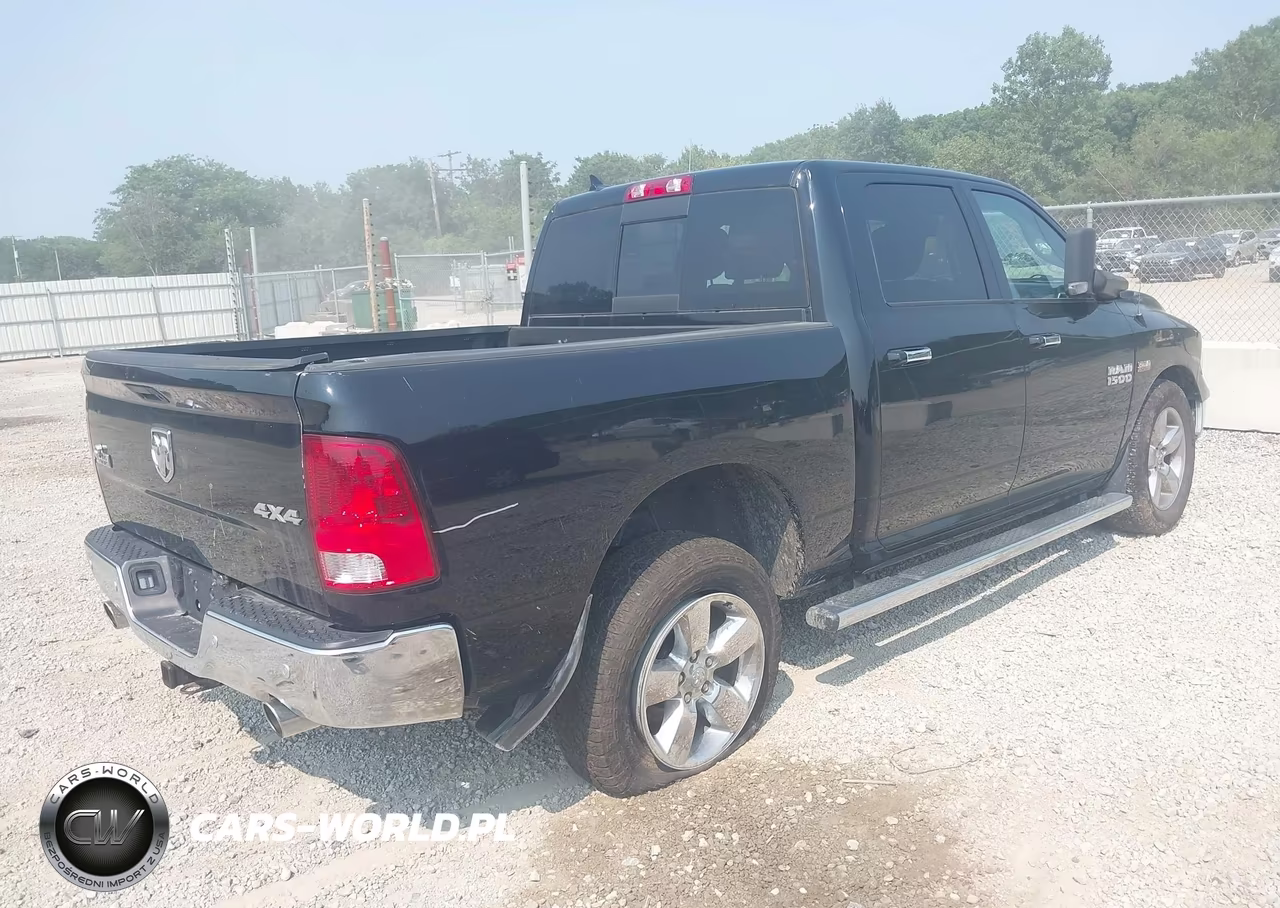 2015 Ram 1500 Big Horn VIN:1C6RR7LT1FS572758 - 4