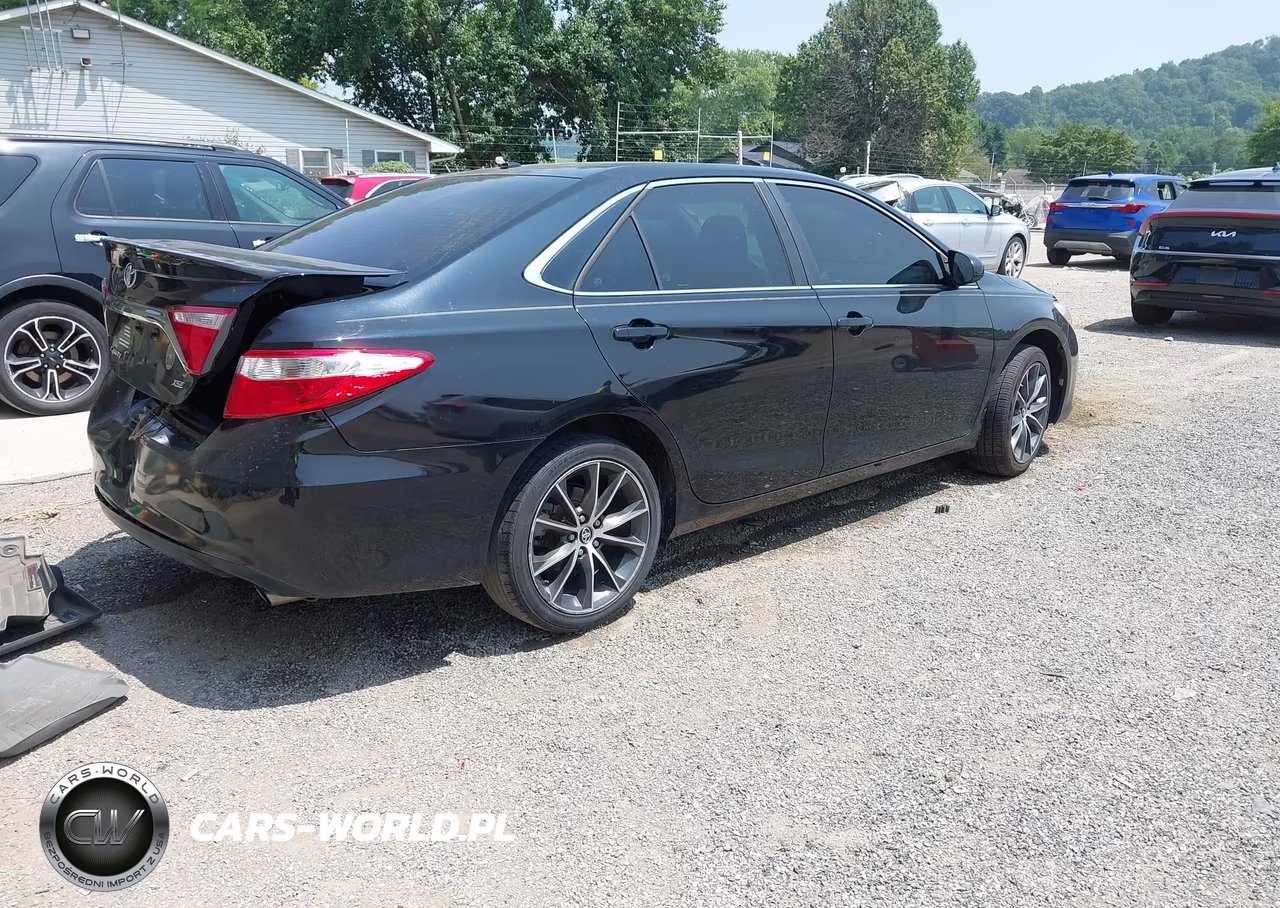 2015 Toyota Camry Xse VIN:4T1BF1FK1FU003685 - 4