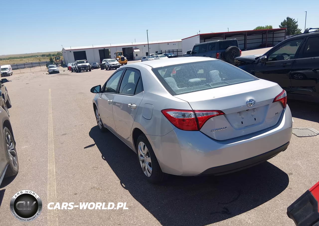 2016 Toyota Corolla Le VIN:2T1BURHE6GC602838 - 3