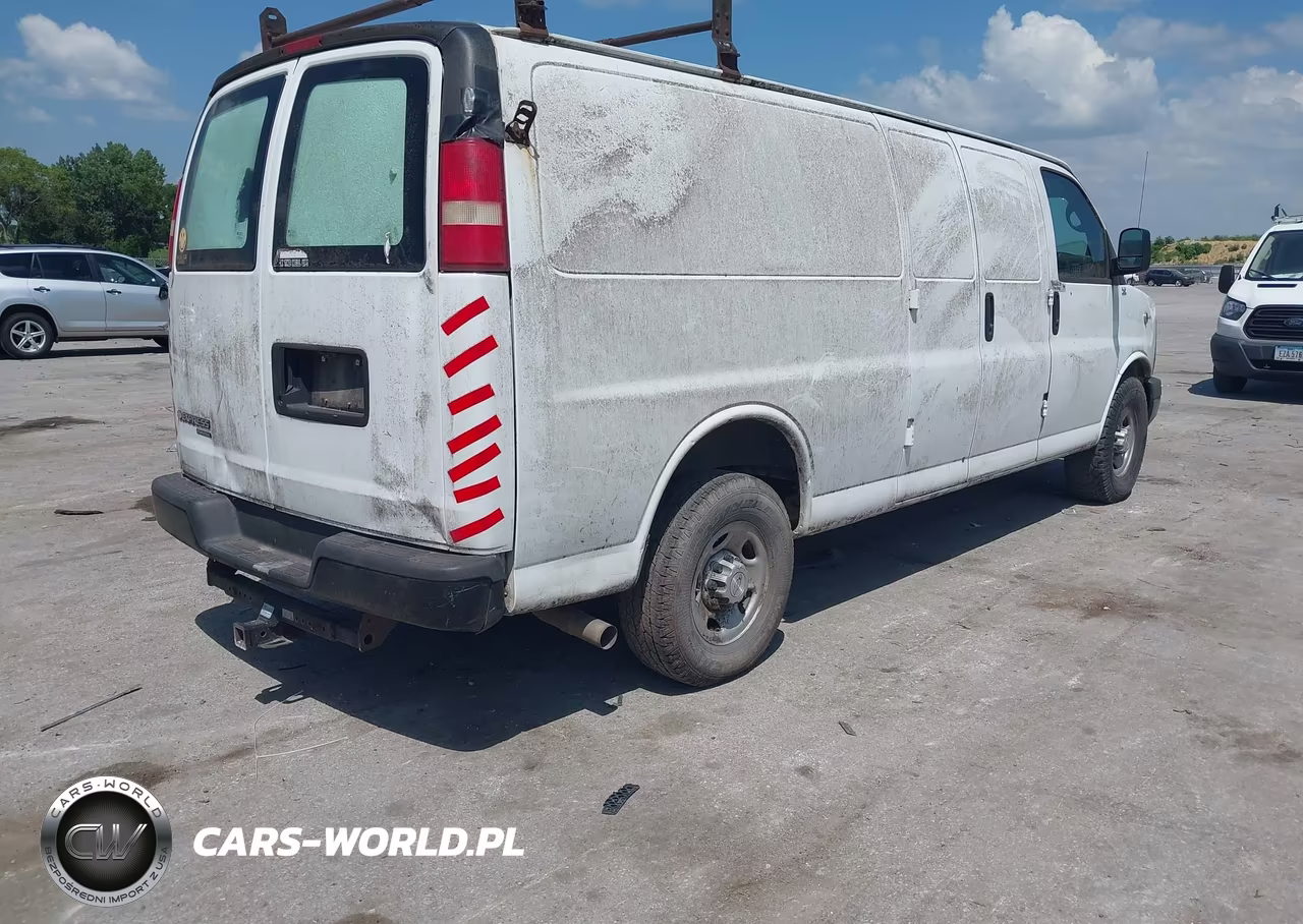 2015 Chevrolet Express 2500 Work Van VIN:1GCWGGFF5F1108188 - 4