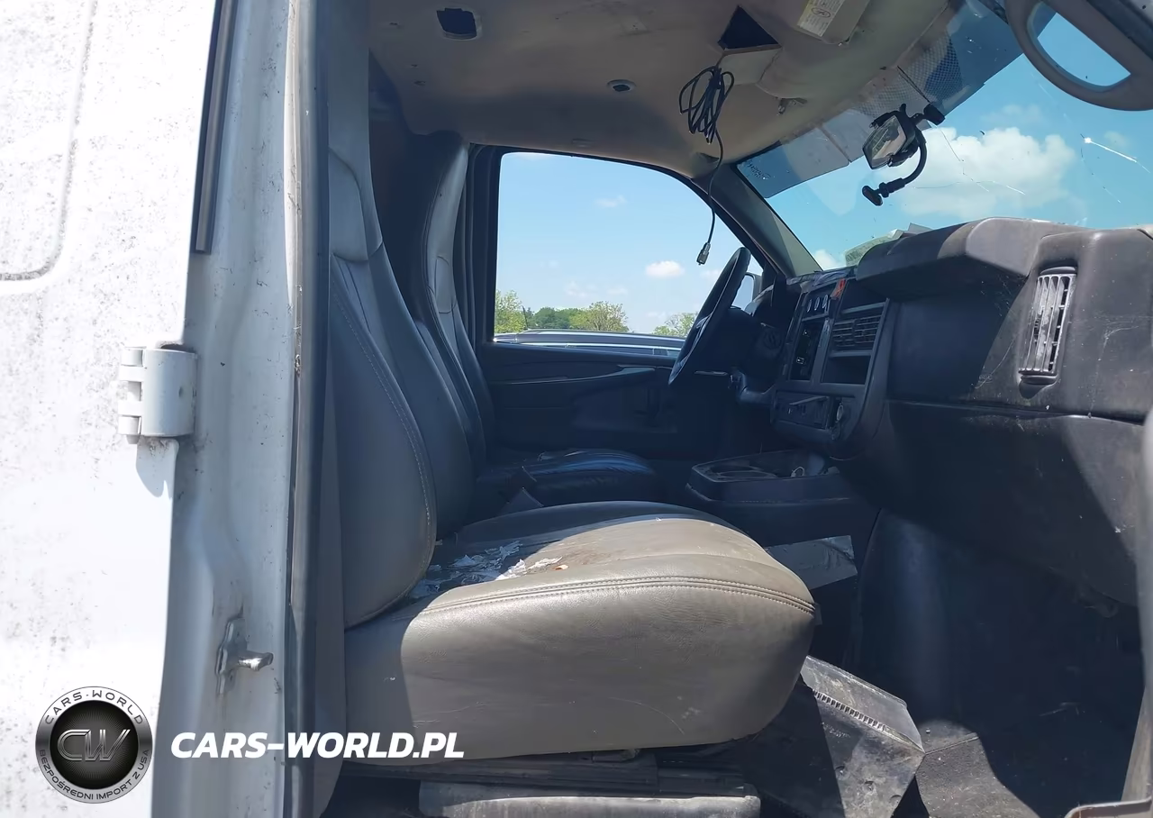 2015 Chevrolet Express 2500 Work Van VIN:1GCWGGFF5F1108188 - 5