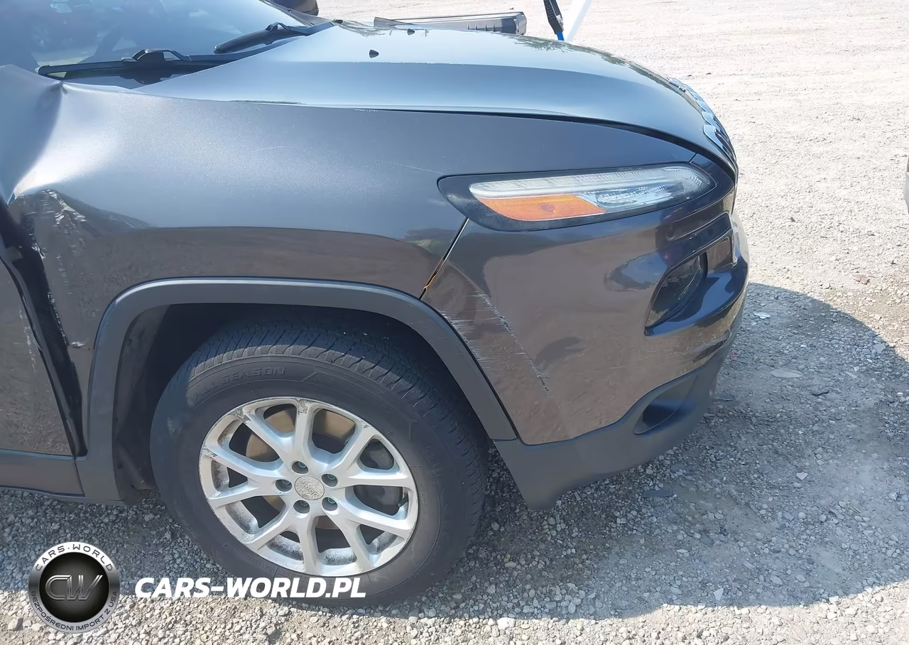 2015 Jeep Cherokee Latitude VIN:1C4PJMCB2FW645772 - 16