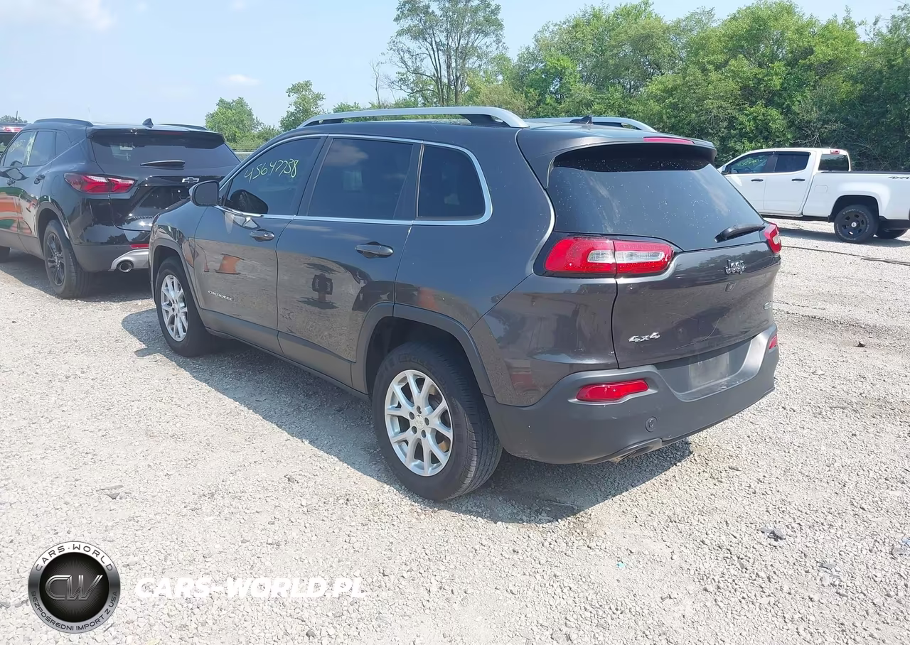 2015 Jeep Cherokee Latitude VIN:1C4PJMCB2FW645772 - 3