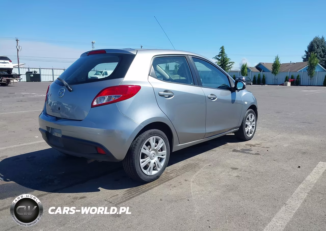 2014 Mazda Mazda2 Sport VIN:JM1DE1KZ3E0177976 - 4