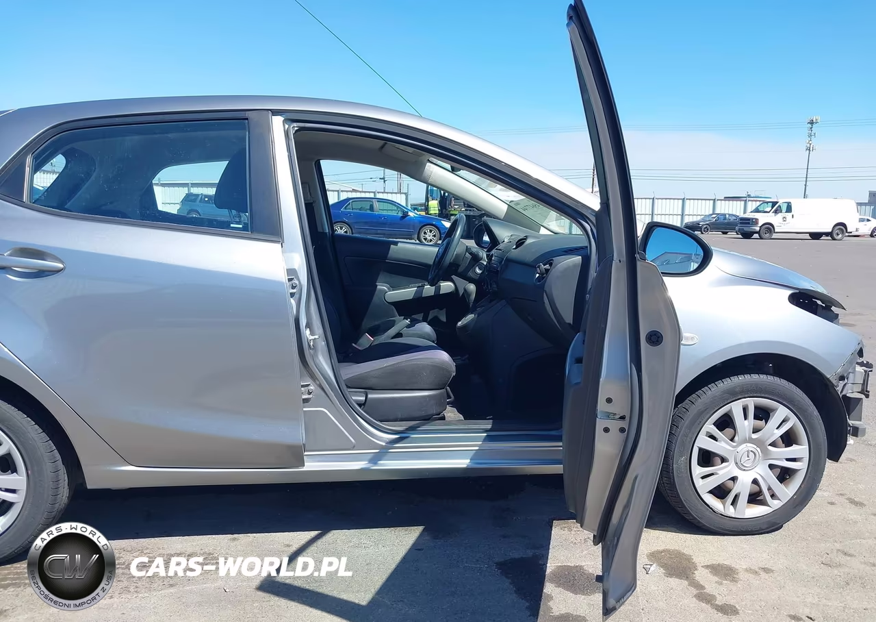2014 Mazda Mazda2 Sport VIN:JM1DE1KZ3E0177976 - 5