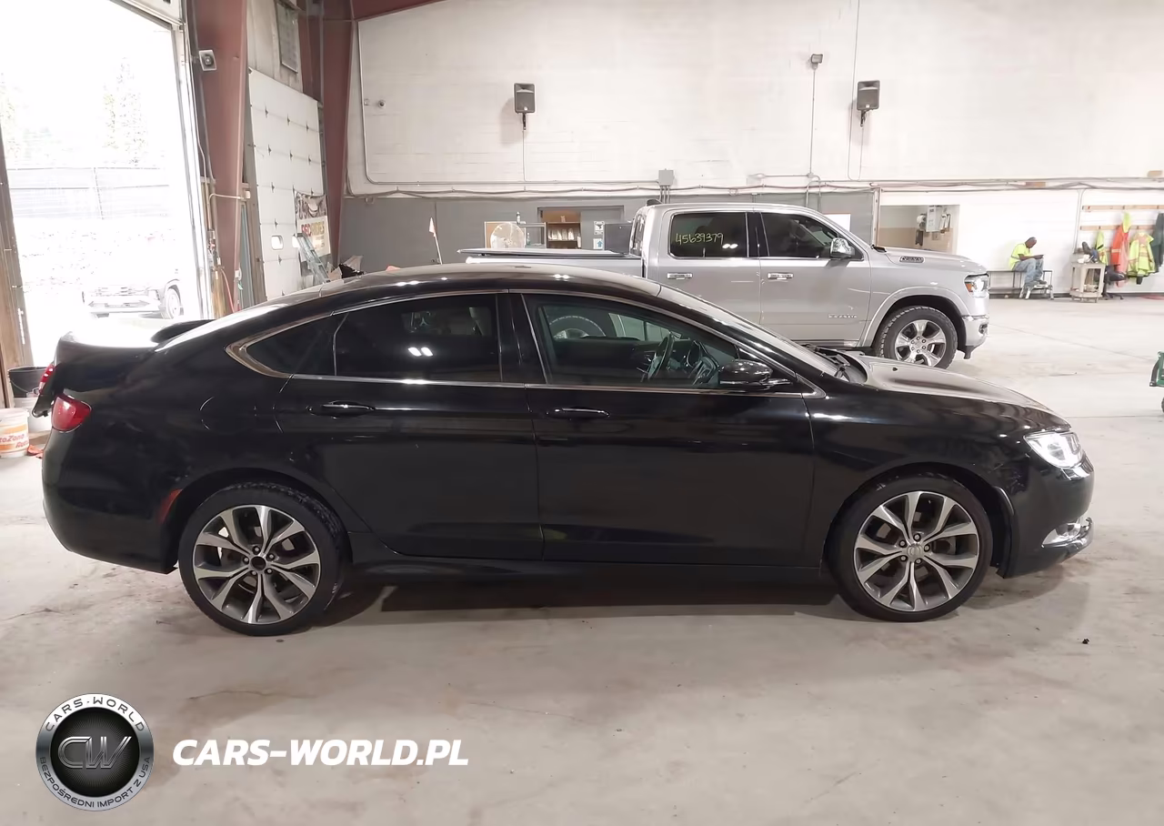 2015 Chrysler 200 C VIN:1C3CCCCG2FN581094 - 13