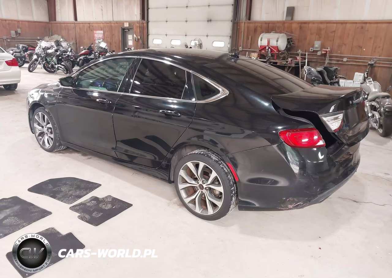 2015 Chrysler 200 C VIN:1C3CCCCG2FN581094 - 3