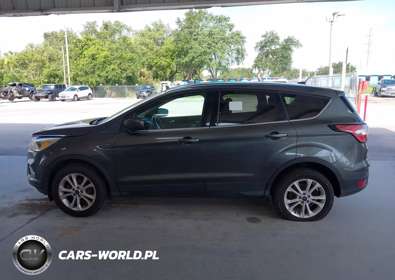 2017 Ford Escape Se VIN:1FMCU0GD8HUD16093 - 15