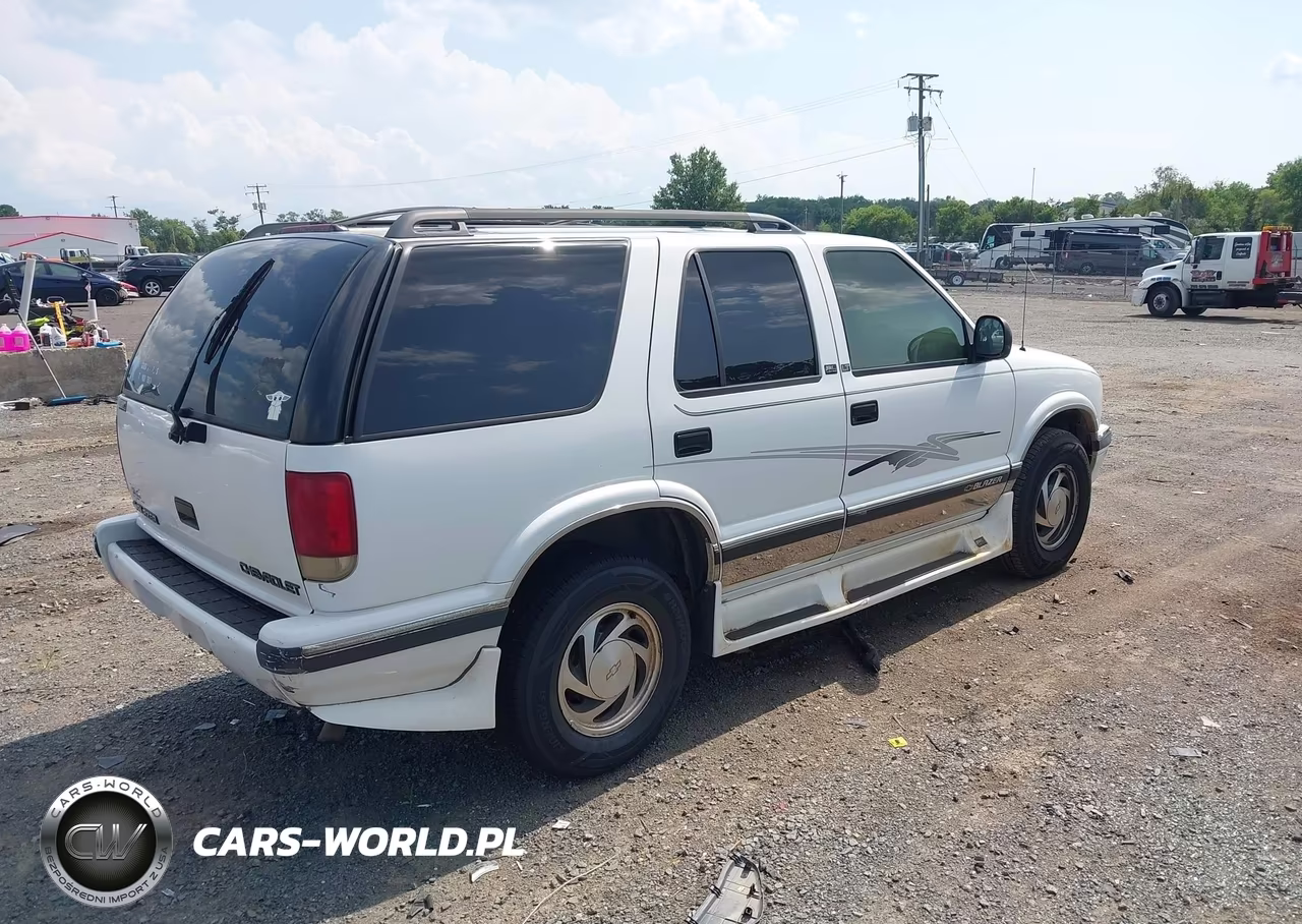 1997 Chevrolet Blazer Lt VIN:1GNDT13W7V2158028 - 4