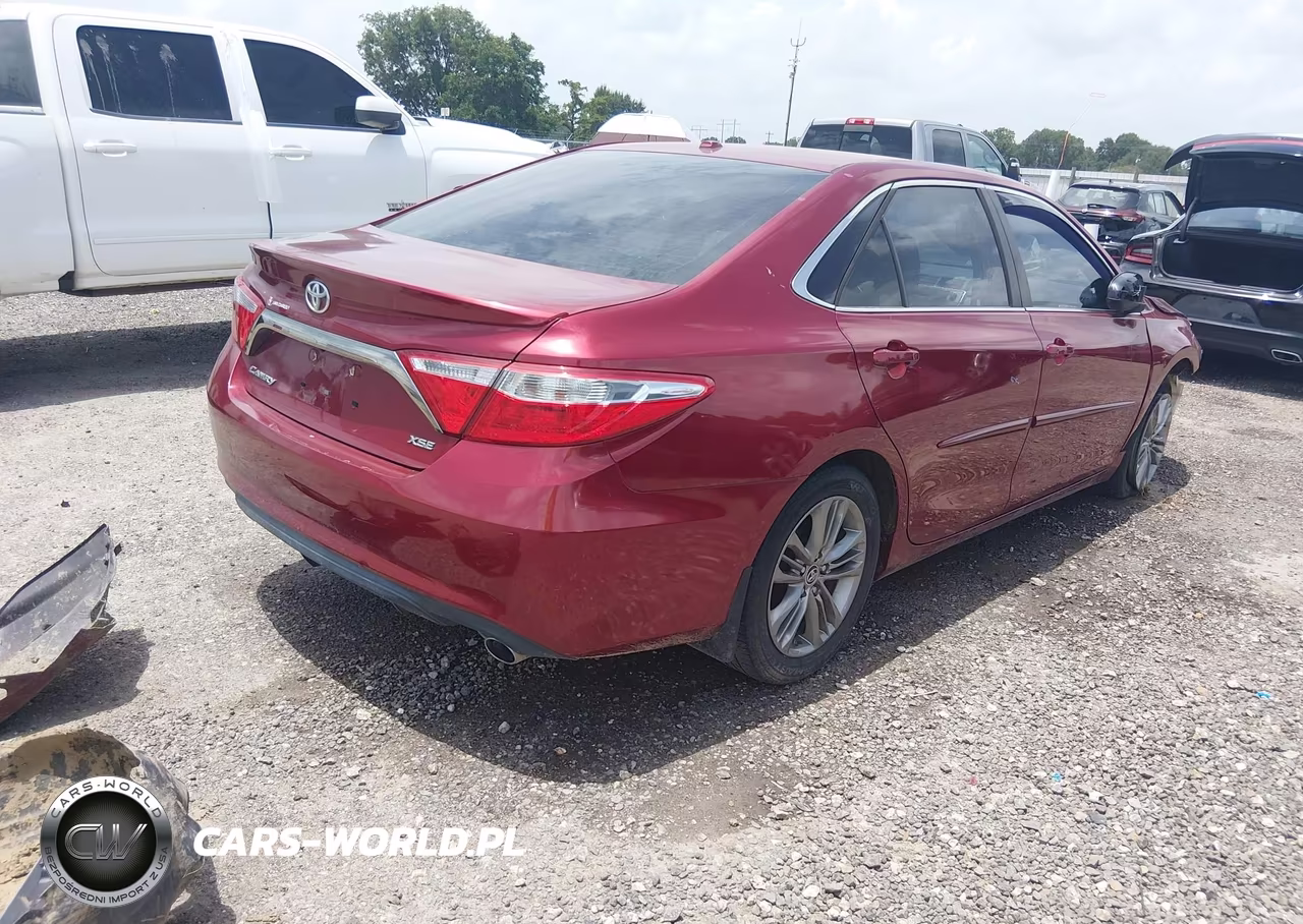 2015 Toyota Camry Xse VIN:4T1BF1FK6FU934067 - 4