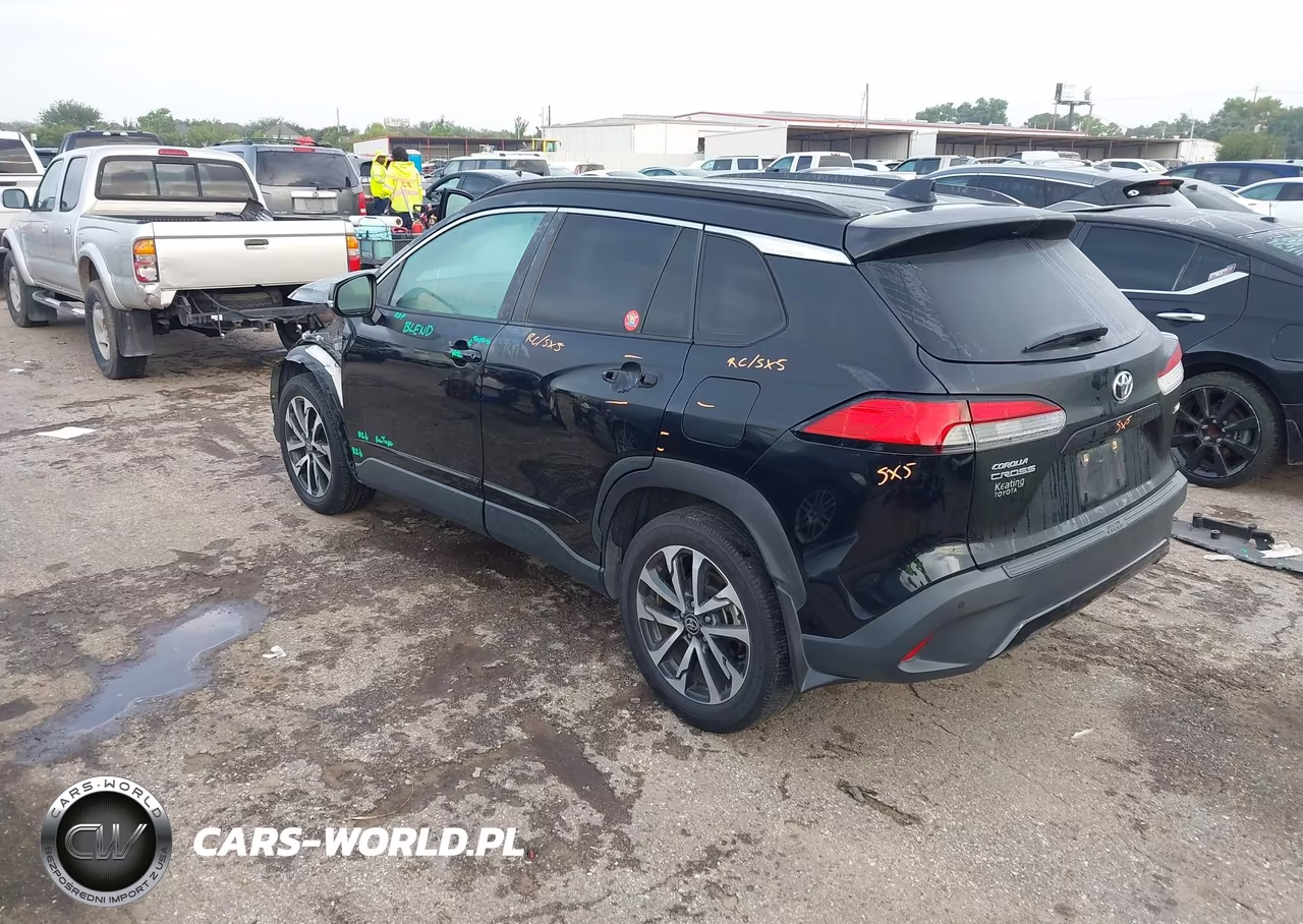 2022 Toyota Corolla Cross Xle VIN:7MUDAAAG8NV020278 - 3