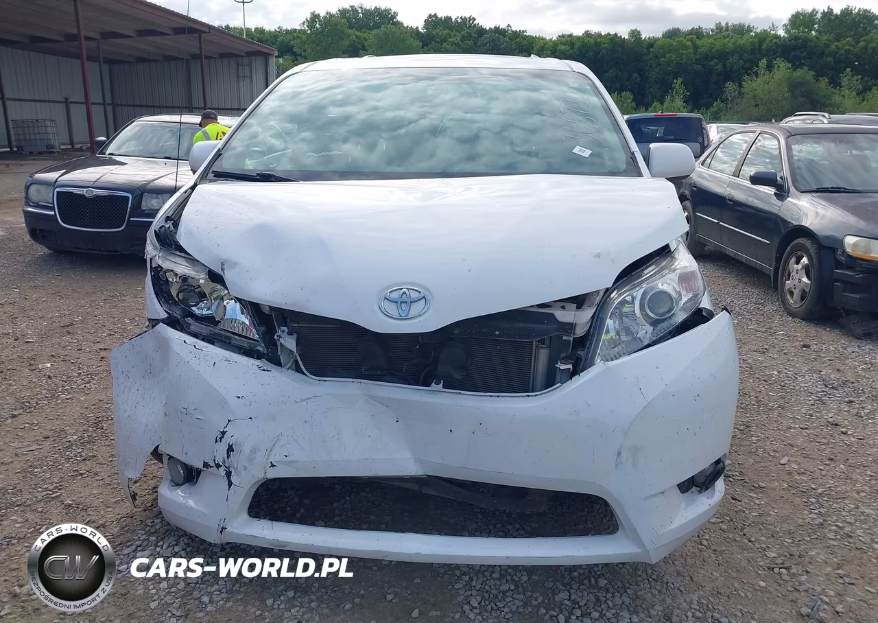 2013 Toyota Sienna Xle V6 8 Passenger VIN:5TDYK3DC4DS368736 - 13