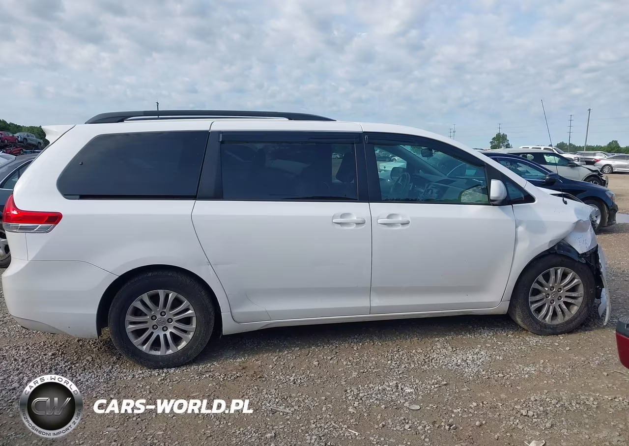 2013 Toyota Sienna Xle V6 8 Passenger VIN:5TDYK3DC4DS368736 - 14