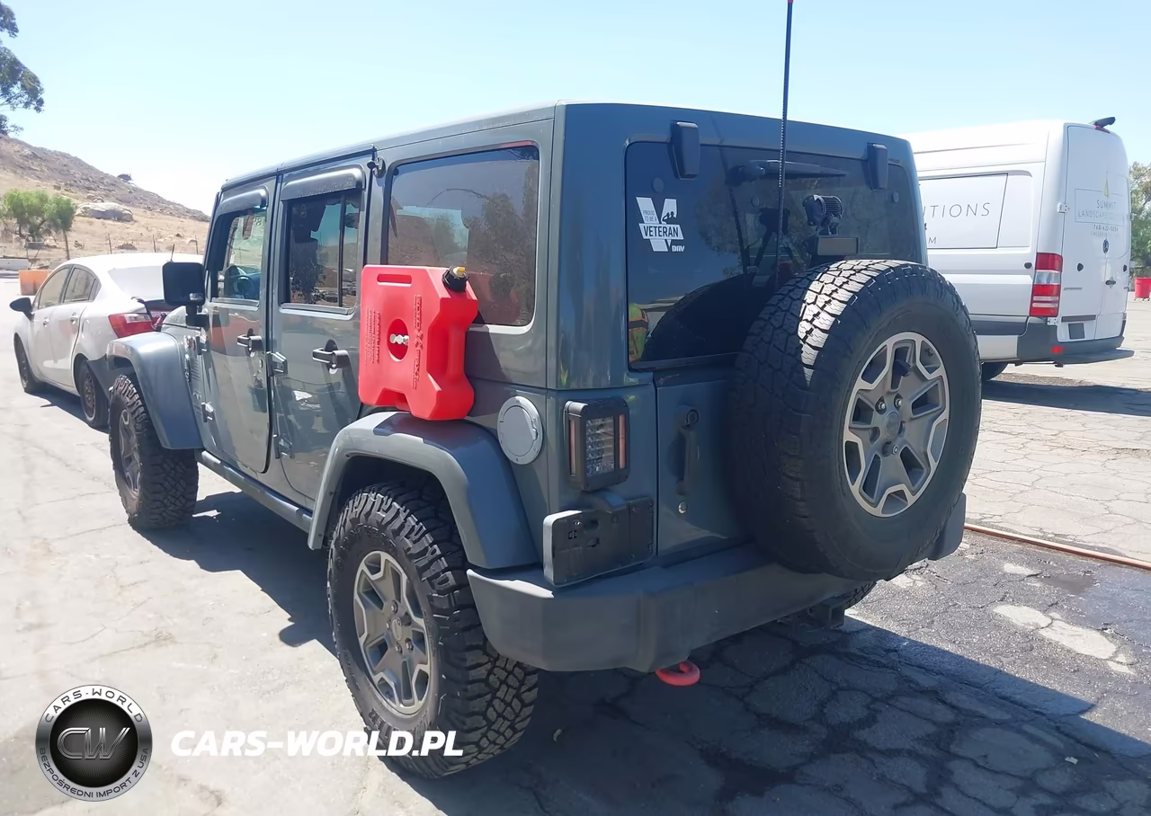2014 Jeep Wrangler Unlimited Sahara VIN:1C4BJWEGXEL284029 - 3