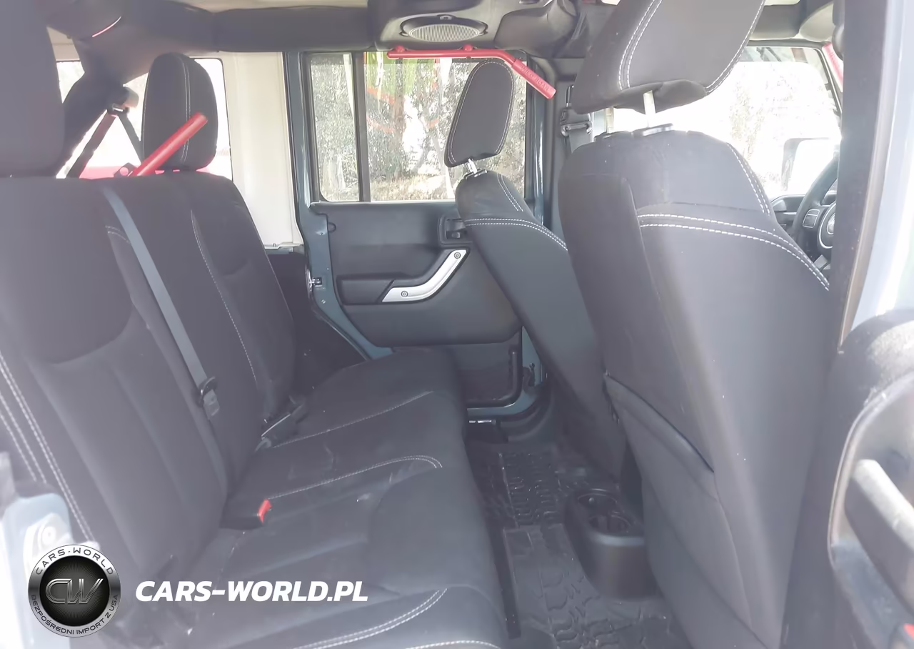 2014 Jeep Wrangler Unlimited Sahara VIN:1C4BJWEGXEL284029 - 8