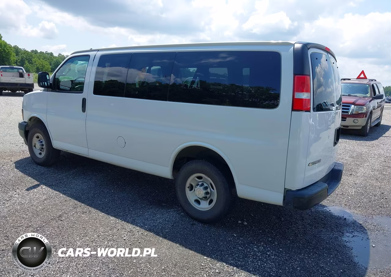 2020 Chevrolet Express Passenger Rwd 2500 Regular Wheelbase Ls VIN:1GAWGEFP1L1233531 - 3