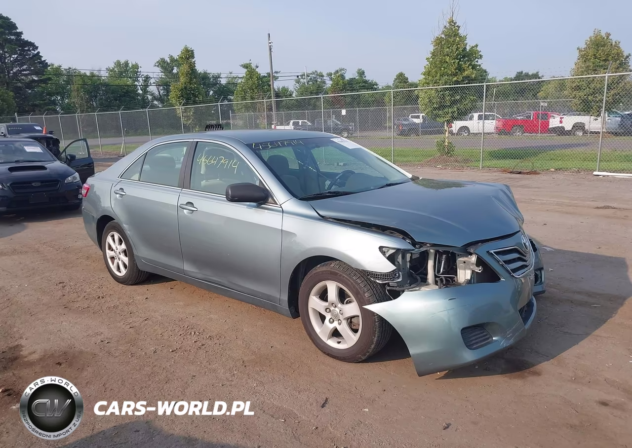 2011 Toyota Camry Le – zdjęcie 1 z 17