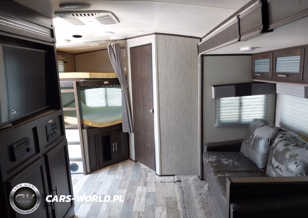 2018 Cruiser Fun Finder 27Vh VIN:5RXAB3226J1368951 - 16