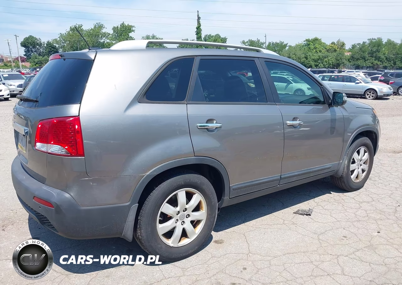 2013 Kia Sorento Lx VIN:5XYKT3A63DG385526 - 4
