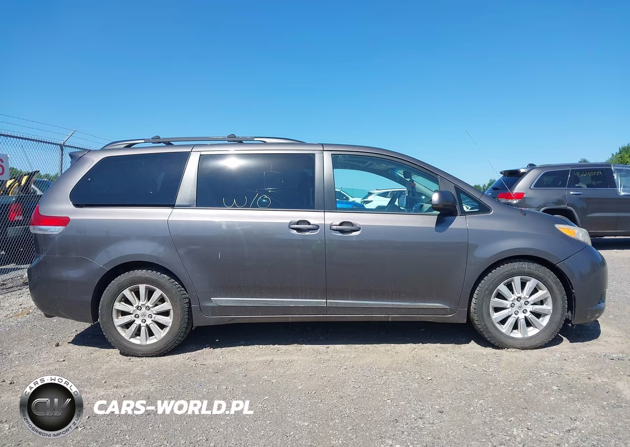 2013 Toyota Sienna Xle 7 Passenger VIN:5TDDK3DC5DS065916 - 13