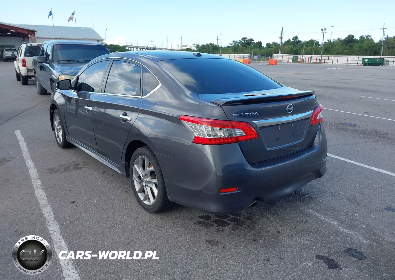 2015 Nissan Sentra Sr VIN:3N1AB7AP3FY335631 - 3