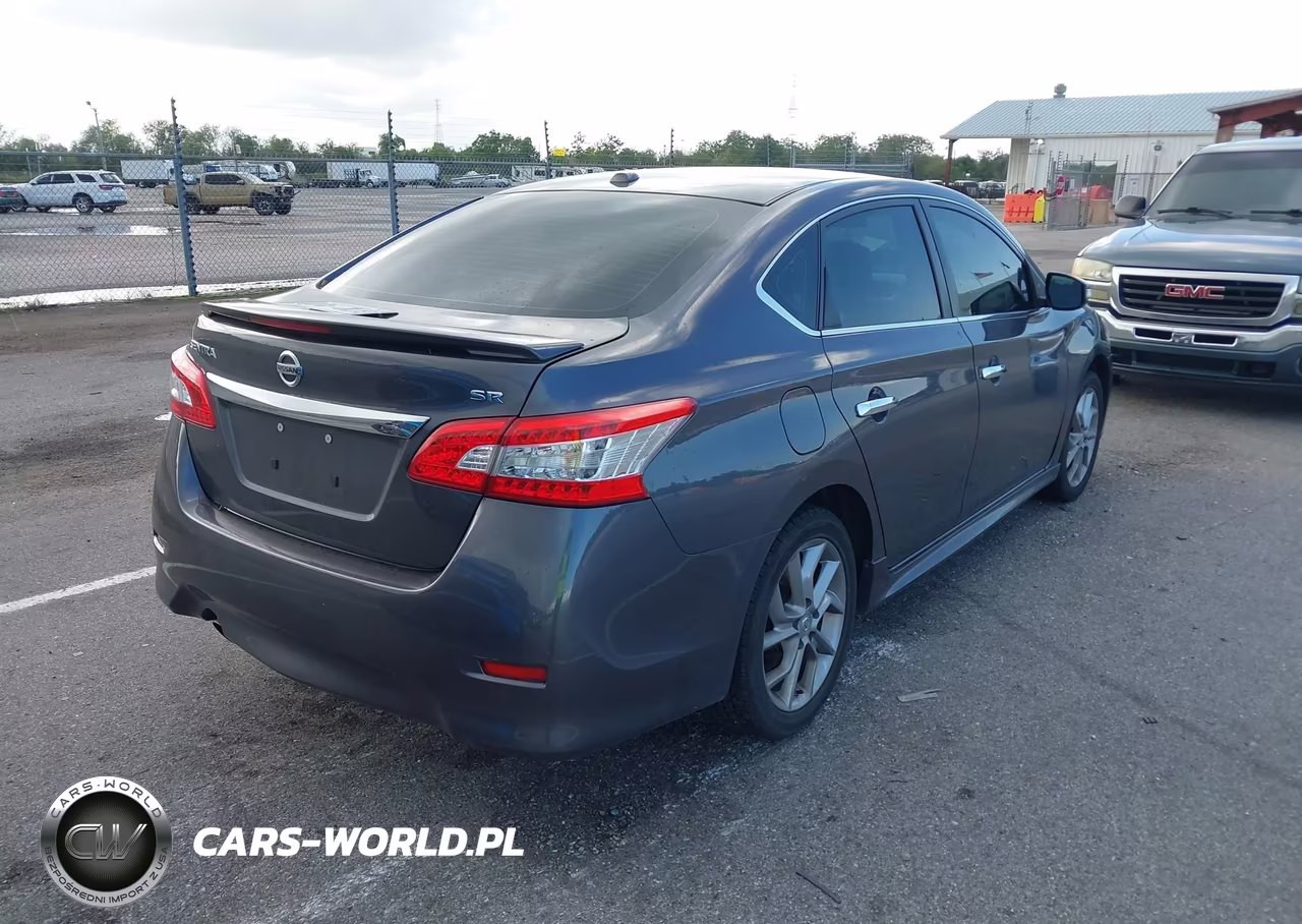 2015 Nissan Sentra Sr VIN:3N1AB7AP3FY335631 - 4