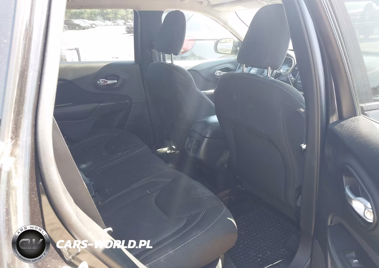 2016 Jeep Cherokee Altitude VIN:1C4PJMCS9GW227047 - 8