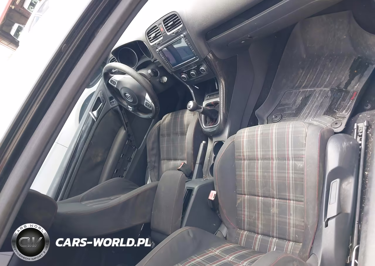 2010 Volkswagen Gti 2-Door VIN:WVWEV7AJ9AW258815 - 5