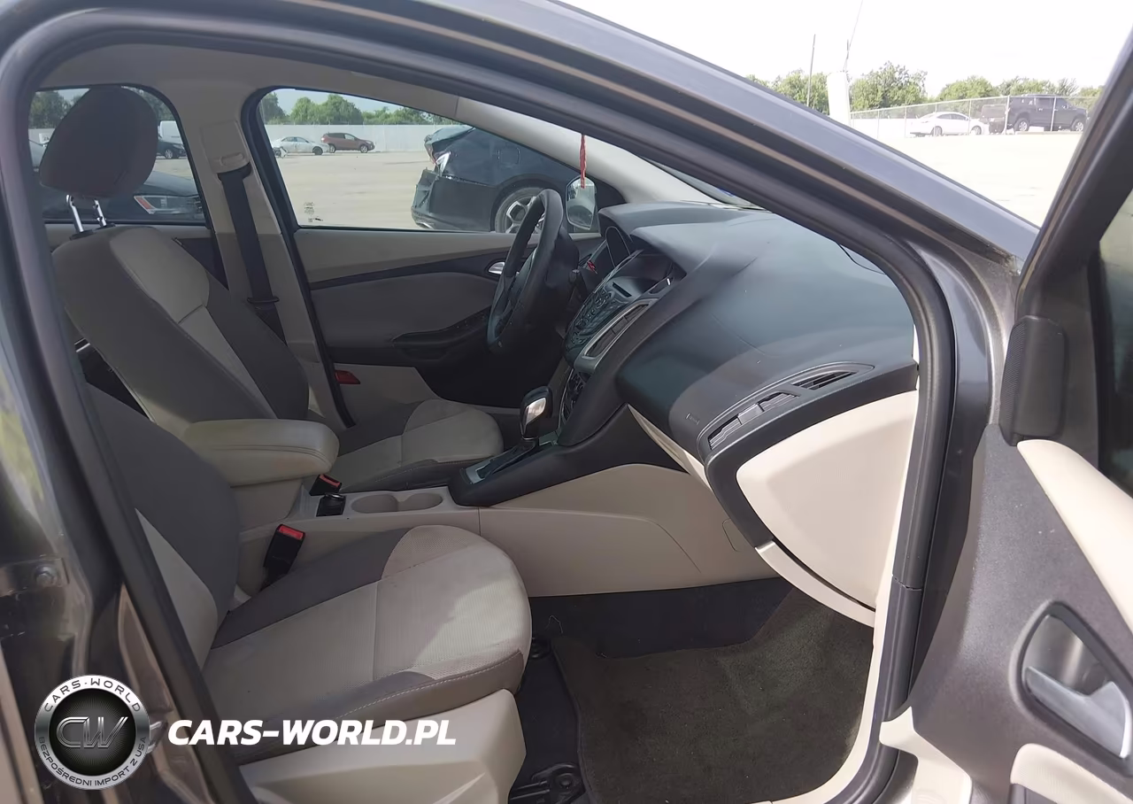 2014 Ford Focus Se VIN:1FADP3F26EL293504 - 5