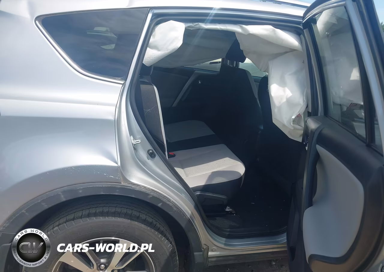 2017 Toyota Rav4 Xle VIN:2T3RFREV3HW633873 - 8