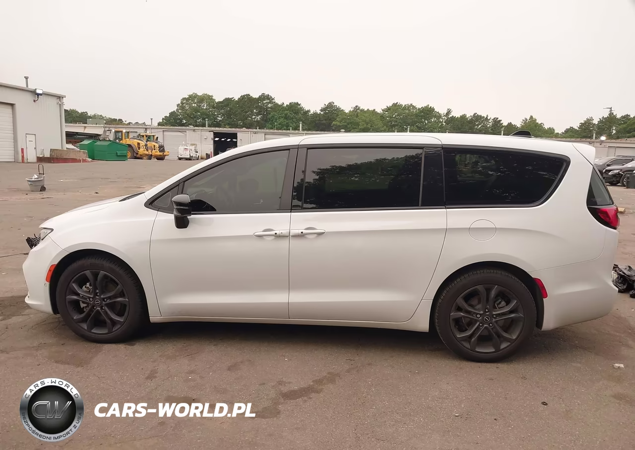 2026 Chrysler Pacifica Select VIN:2C4RC1BG0TR197793 - 14