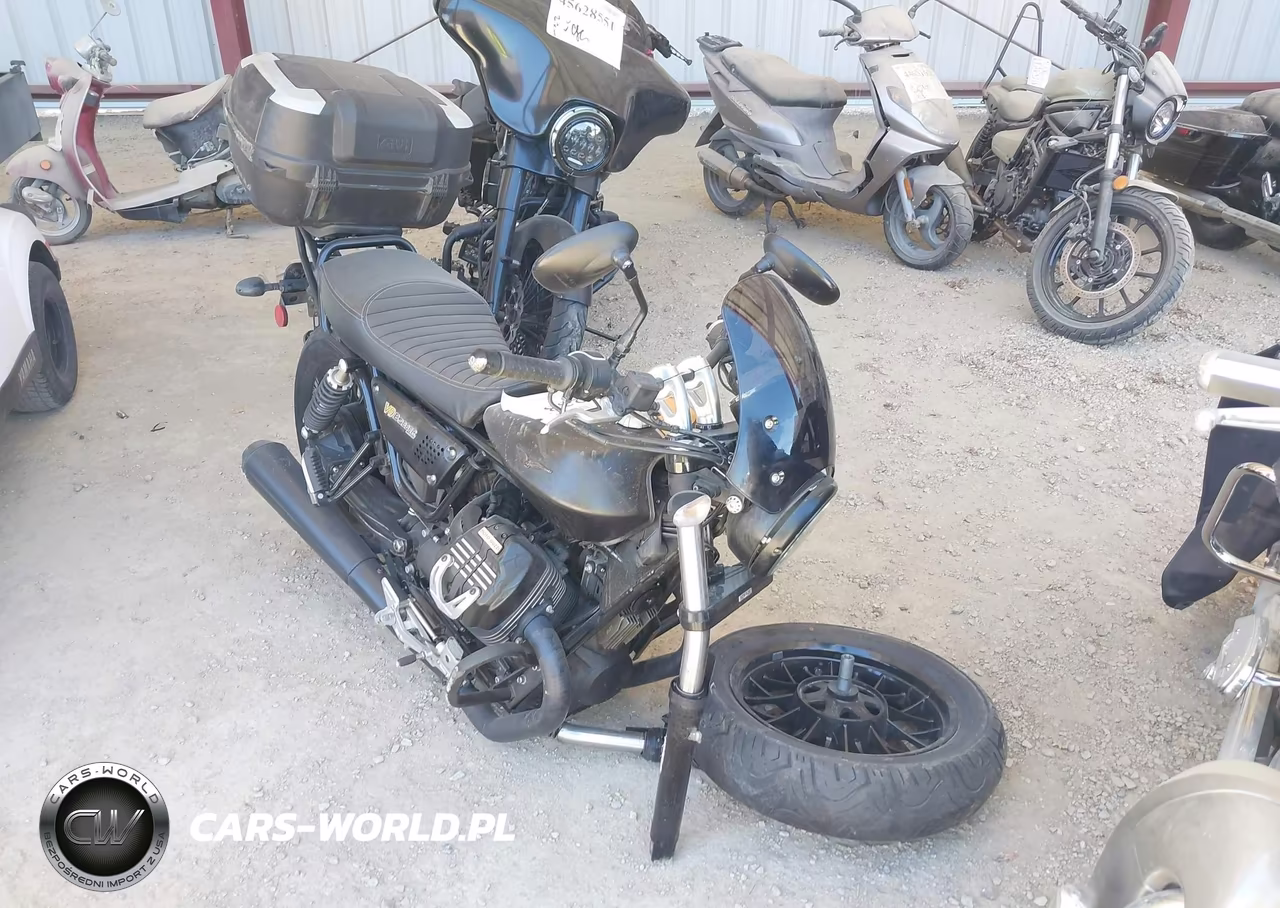 2017 Moto Guzzi V9 Roamer – zdjęcie 1 z 12