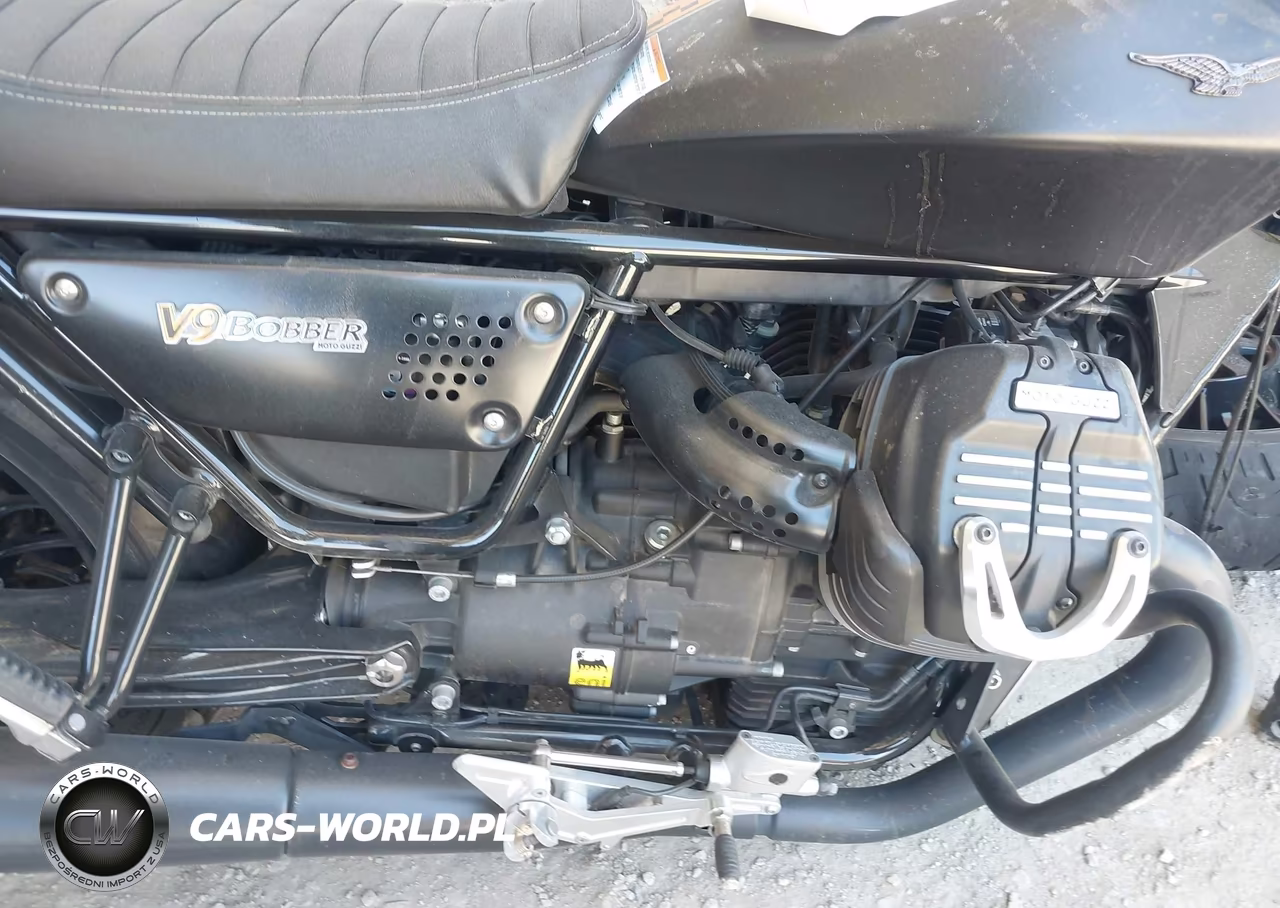 2017 Moto Guzzi V9 Roamer VIN:ZGULHU018HM000352 - 8