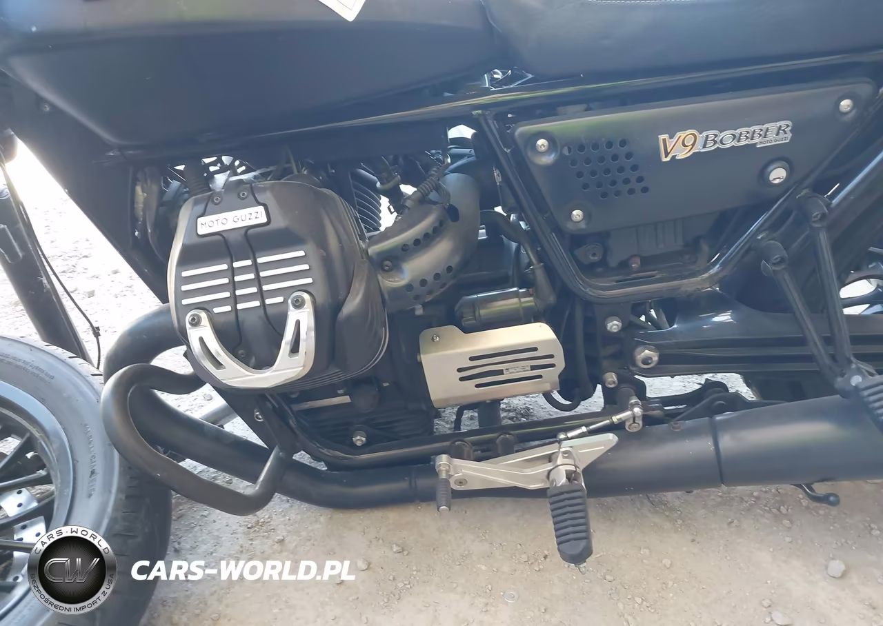 2017 Moto Guzzi V9 Roamer VIN:ZGULHU018HM000352 - 9