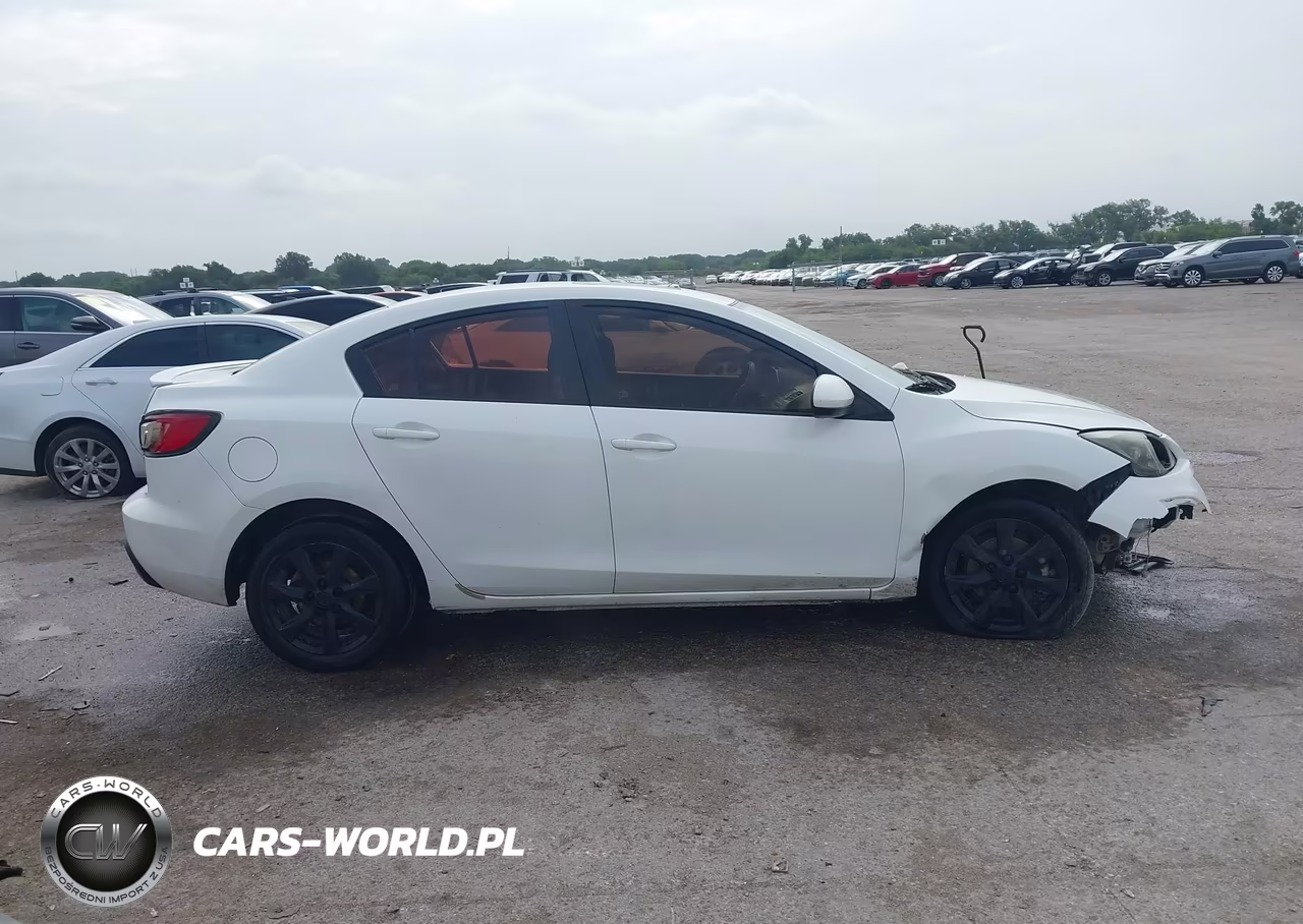 2011 Mazda Mazda3 I Touring VIN:JM1BL1VF1B1486379 - 13