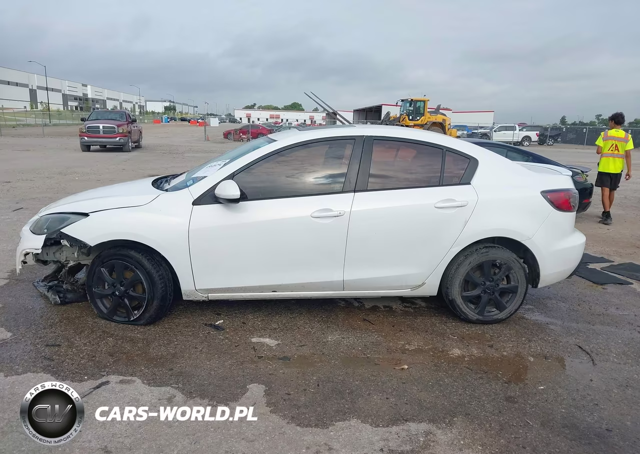 2011 Mazda Mazda3 I Touring VIN:JM1BL1VF1B1486379 - 14